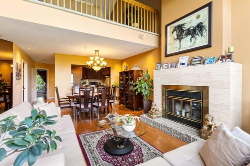 Vue d'ensemble - 123 Place Du Soleil, Montréal (Verdun/Île-Des-Soeurs), QC - Indoor Photo Showing Living Room With Fireplace