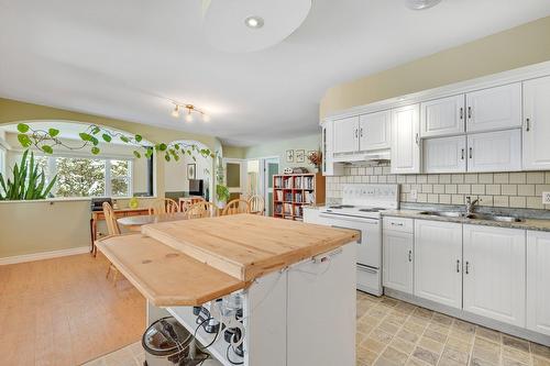 Cuisine - 150 Ch. Papp, Rivière-Rouge, QC - Indoor Photo Showing Kitchen With Double Sink