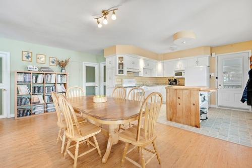 Vue d'ensemble - 150 Ch. Papp, Rivière-Rouge, QC - Indoor Photo Showing Dining Room