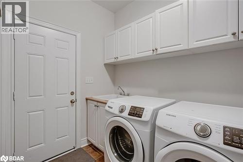 3339 Skipton Lane, Oakville, ON - Indoor Photo Showing Laundry Room
