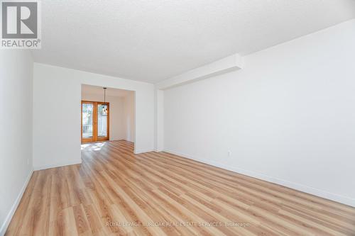 21 Horning Drive, Hamilton, ON - Indoor Photo Showing Other Room