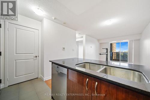 808 - 5791 Yonge Street, Toronto, ON - Indoor Photo Showing Kitchen With Double Sink