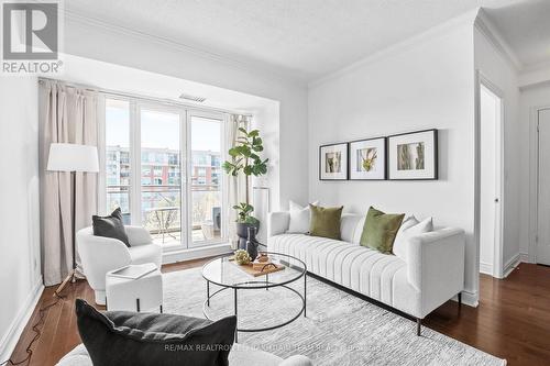 618 - 11 William Carson Crescent, Toronto, ON - Indoor Photo Showing Living Room
