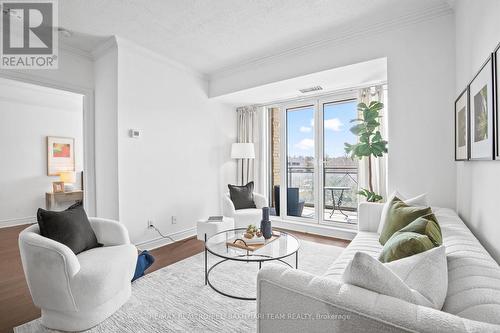 618 - 11 William Carson Crescent, Toronto, ON - Indoor Photo Showing Living Room