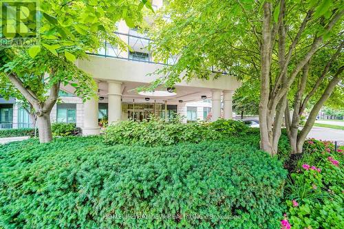 618 - 11 William Carson Crescent, Toronto, ON - Outdoor