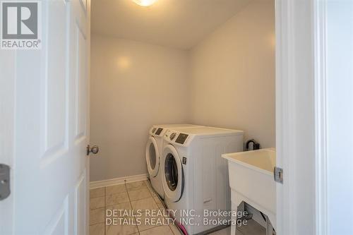 303 Bobolink Ridge, Ottawa, ON - Indoor Photo Showing Laundry Room