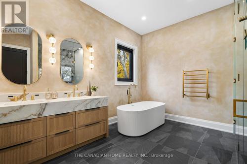 499 Rebecca Street, Oakville, ON - Indoor Photo Showing Bathroom