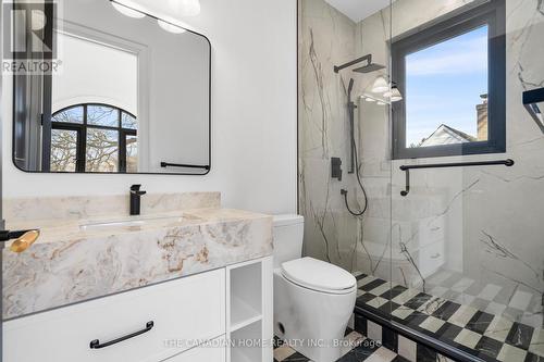 499 Rebecca Street, Oakville, ON - Indoor Photo Showing Bathroom