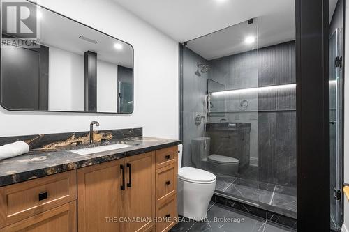 499 Rebecca Street, Oakville, ON - Indoor Photo Showing Bathroom