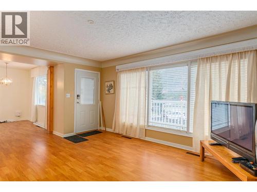 3404 4Th Avenue, Castlegar, BC - Indoor Photo Showing Other Room