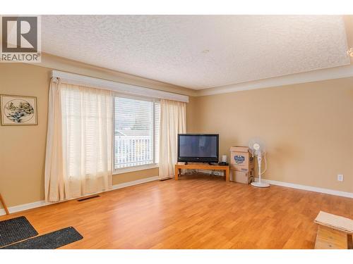 3404 4Th Avenue, Castlegar, BC - Indoor