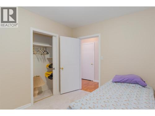 3404 4Th Avenue, Castlegar, BC - Indoor Photo Showing Bedroom
