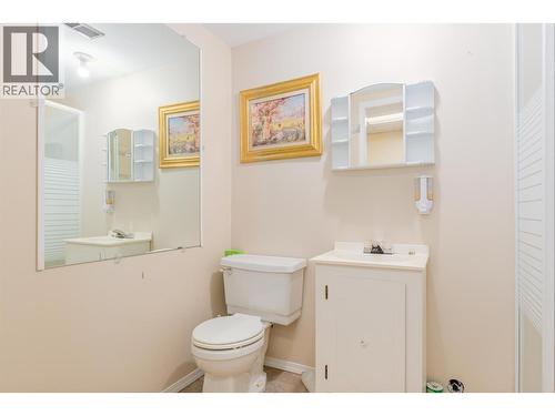 3404 4Th Avenue, Castlegar, BC - Indoor Photo Showing Bathroom
