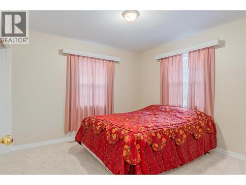3404 4Th Avenue, Castlegar, BC - Indoor Photo Showing Bedroom
