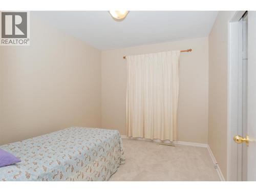 3404 4Th Avenue, Castlegar, BC - Indoor Photo Showing Bedroom
