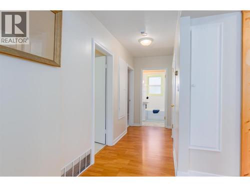 3404 4Th Avenue, Castlegar, BC - Indoor Photo Showing Other Room