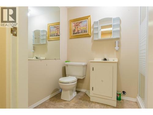 3404 4Th Avenue, Castlegar, BC - Indoor Photo Showing Bathroom