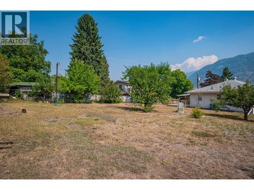 3404 4Th Avenue, Castlegar, BC - Outdoor