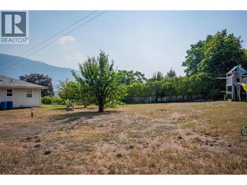 3404 4Th Avenue, Castlegar, BC - Outdoor