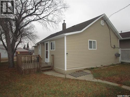 206 3Rd Avenue E, Assiniboia, SK - Outdoor With Exterior