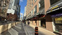 439 YONGE STREET  Toronto, ON M5B 1T3