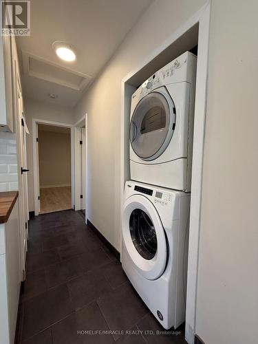 11 Garnet Street, St. Catharines, ON - Indoor Photo Showing Laundry Room