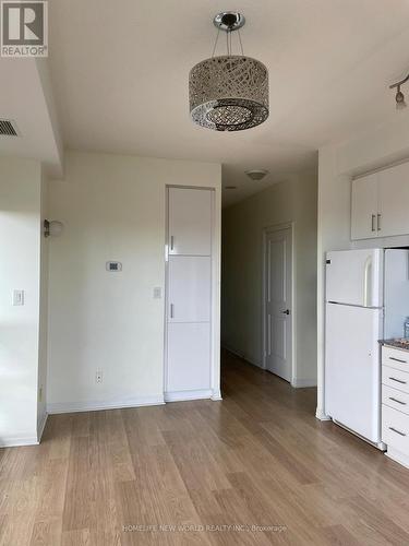 30 Herons Hill Way, Toronto, ON - Indoor Photo Showing Kitchen