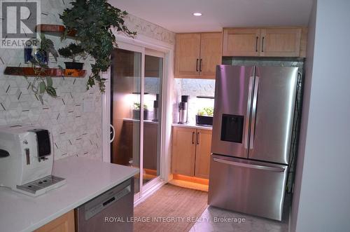 104 Esterlawn Private, Ottawa, ON - Indoor Photo Showing Kitchen