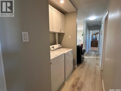 645 Isabelle Street, Estevan, SK - Indoor Photo Showing Laundry Room