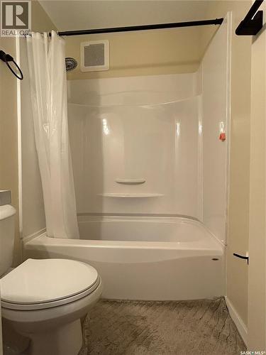 645 Isabelle Street, Estevan, SK - Indoor Photo Showing Bathroom