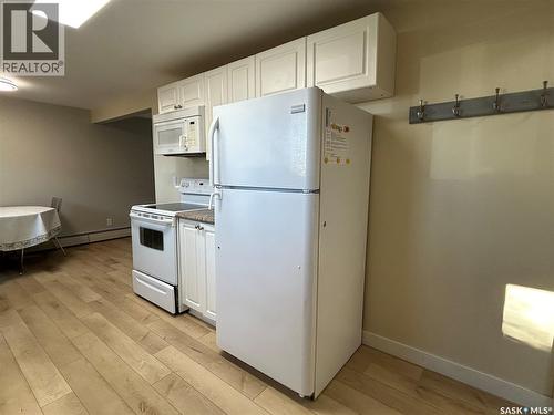 645 Isabelle Street, Estevan, SK - Indoor Photo Showing Kitchen