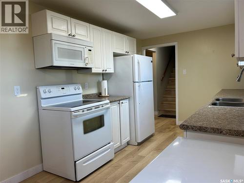 645 Isabelle Street, Estevan, SK - Indoor Photo Showing Kitchen With Double Sink