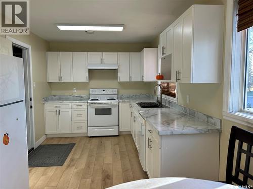 645 Isabelle Street, Estevan, SK - Indoor Photo Showing Kitchen