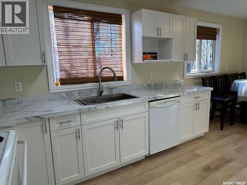 645 Isabelle Street, Estevan, SK - Indoor Photo Showing Kitchen