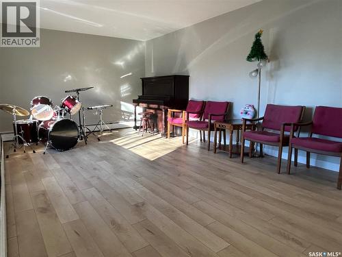645 Isabelle Street, Estevan, SK - Indoor