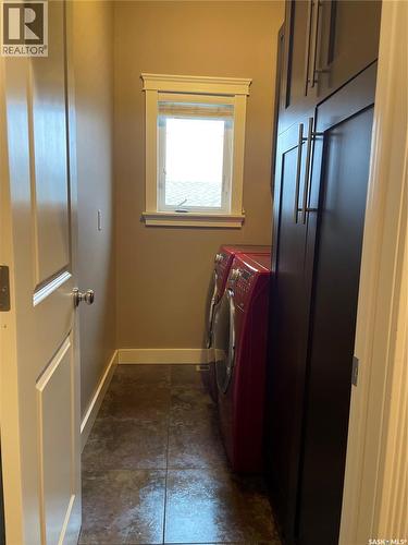 916 3Rd Street Se, Weyburn, SK - Indoor Photo Showing Laundry Room