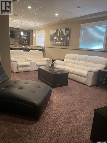 916 3Rd Street Se, Weyburn, SK - Indoor Photo Showing Other Room