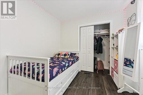 107 Deschene Avenue, Hamilton, ON - Indoor Photo Showing Bedroom