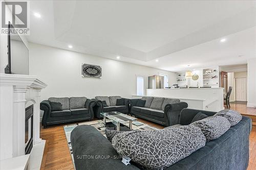 107 Deschene Avenue, Hamilton, ON - Indoor Photo Showing Living Room