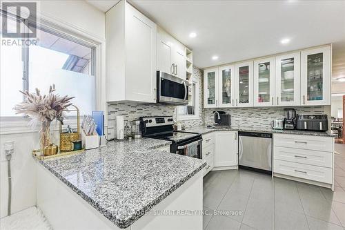 107 Deschene Avenue, Hamilton, ON - Indoor Photo Showing Kitchen With Upgraded Kitchen