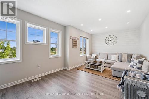 80 - 22 Spring Creek Drive, Hamilton, ON - Indoor Photo Showing Living Room