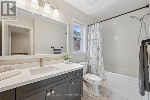 80 - 22 Spring Creek Drive, Hamilton, ON - Indoor Photo Showing Bathroom