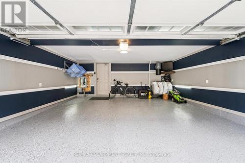 80 - 22 Spring Creek Drive, Hamilton, ON - Indoor Photo Showing Garage