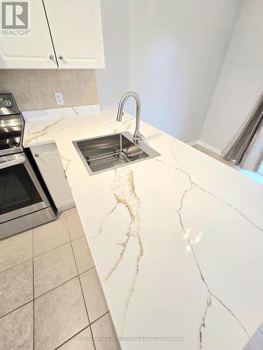 6 - 190 Rustic Hills Crescent, Ottawa, ON - Indoor Photo Showing Kitchen With Double Sink