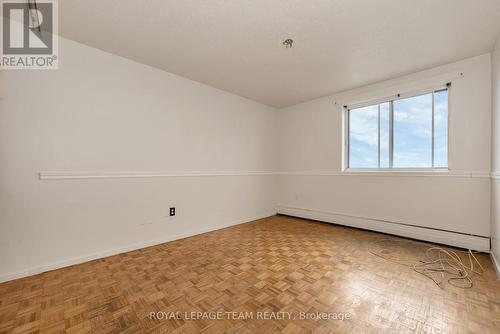 1210 - 20 Chesterton Drive, Ottawa, ON - Indoor Photo Showing Other Room
