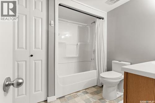 97 Darke Crescent, Regina, SK - Indoor Photo Showing Bathroom