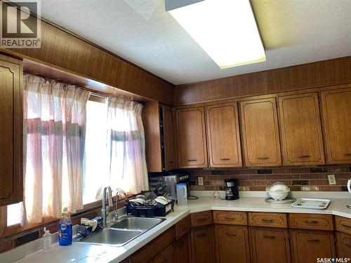 1016 Carlton Drive, Esterhazy, SK - Indoor Photo Showing Kitchen With Double Sink