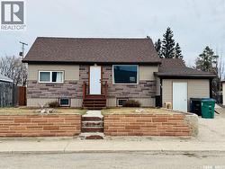 413 2nd AVENUE E  Biggar, SK S0K 0M0