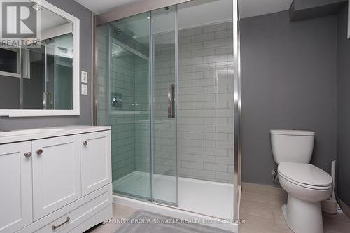 31 Ellis Crescent, Kawartha Lakes (Lindsay), ON - Indoor Photo Showing Bathroom