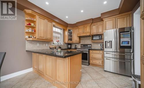 2 Roycrest Street, Brampton, ON - Indoor Photo Showing Kitchen